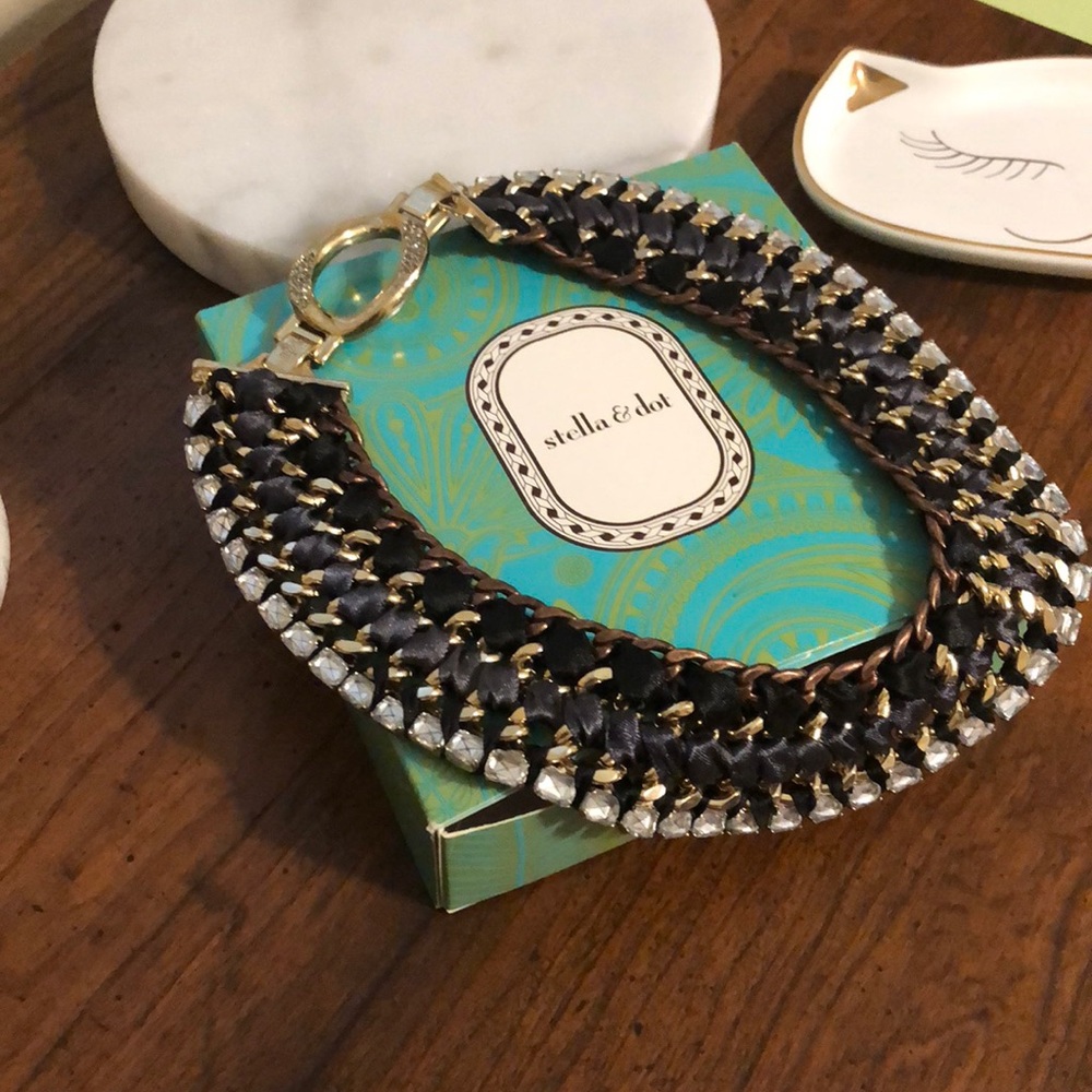 Stella & Dot Tempest Bib Necklace